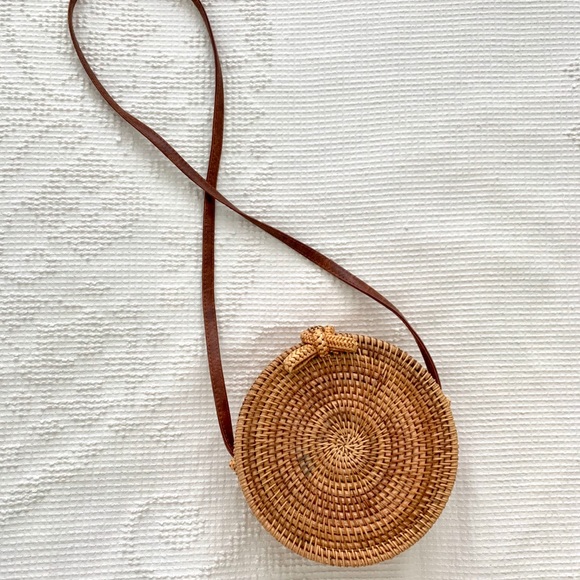 Handbags - Round Rattan Bag